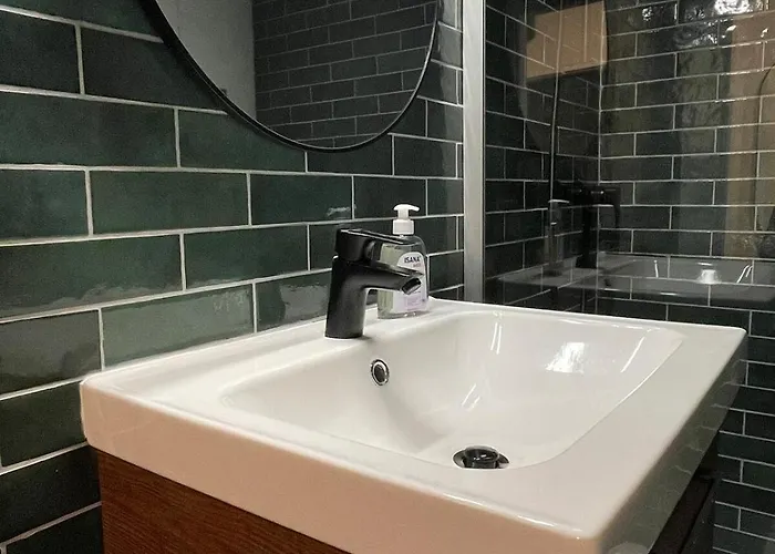 Schoene In Bahnhofsnaehe Apartmán Wels